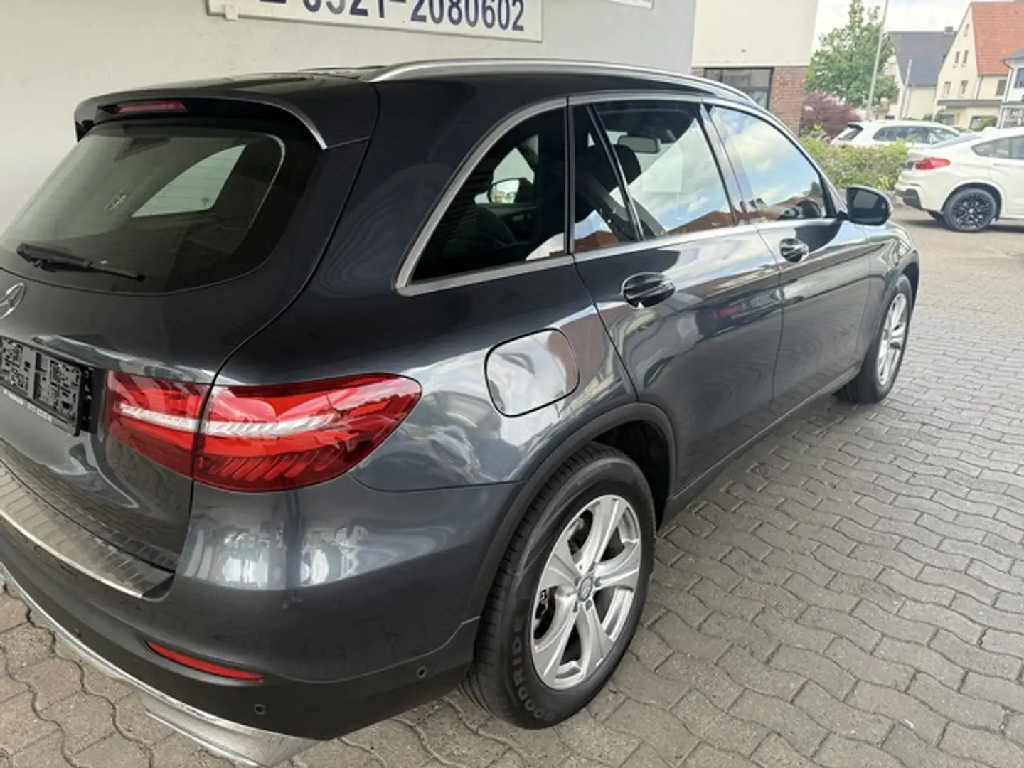 Mercedes-Benz GLC 220 d Edition E-AHK Navi LED E-Klappe - 2