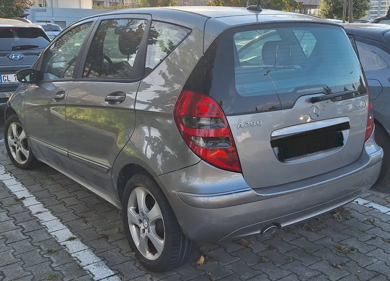 Mercedes-Benz A 200