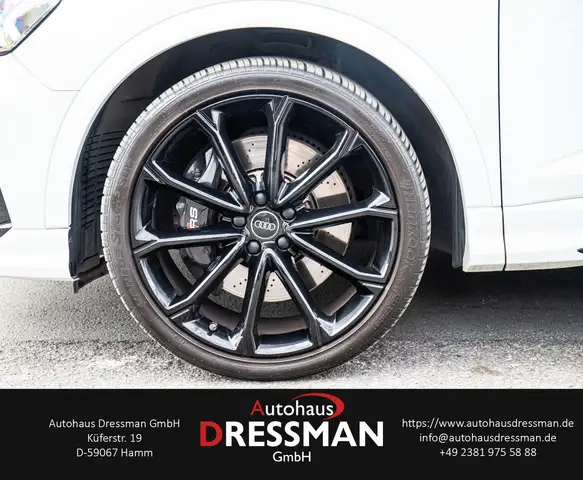 Audi RS Q3 view 7