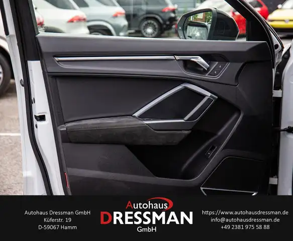 Audi RS Q3 view 8