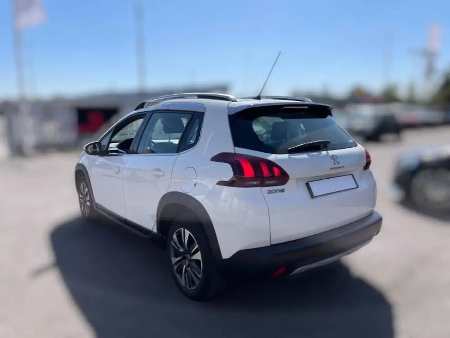 Peugeot 2008 1.2 PureTech 110ch Allure S\u0026S Blanc - 2