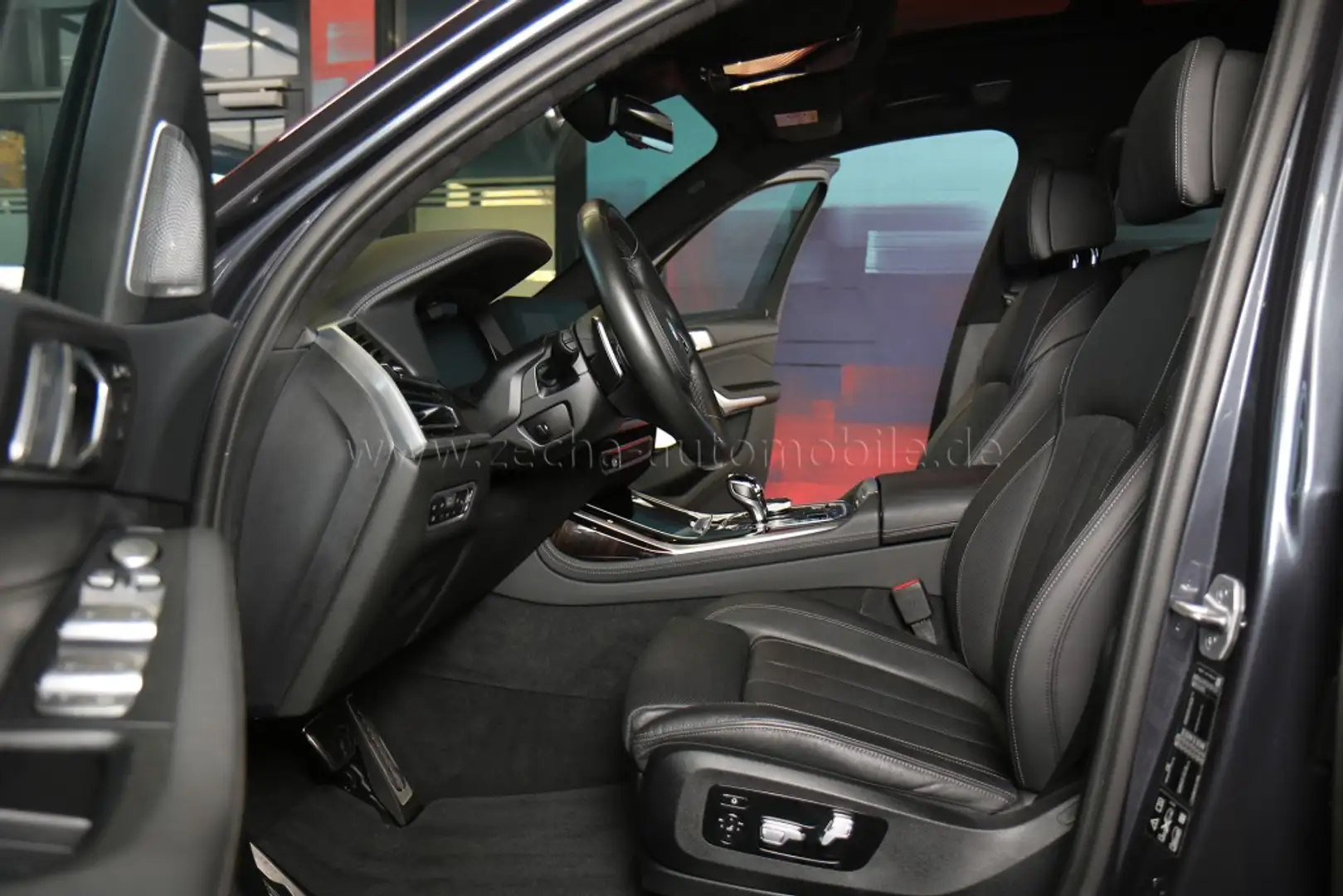 BMW X7 xDr.40d M-Sportp.6-Sitz.AHK.TV.FondEntert.B&W Grau - 2