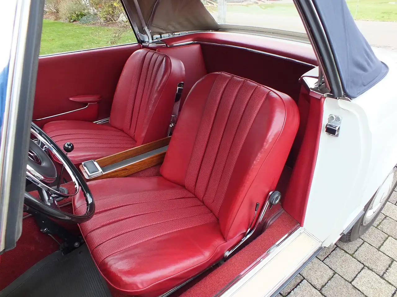 Mercedes-Benz SL 230 einzigartig - nur 35' km in top original Zustand, foto 8