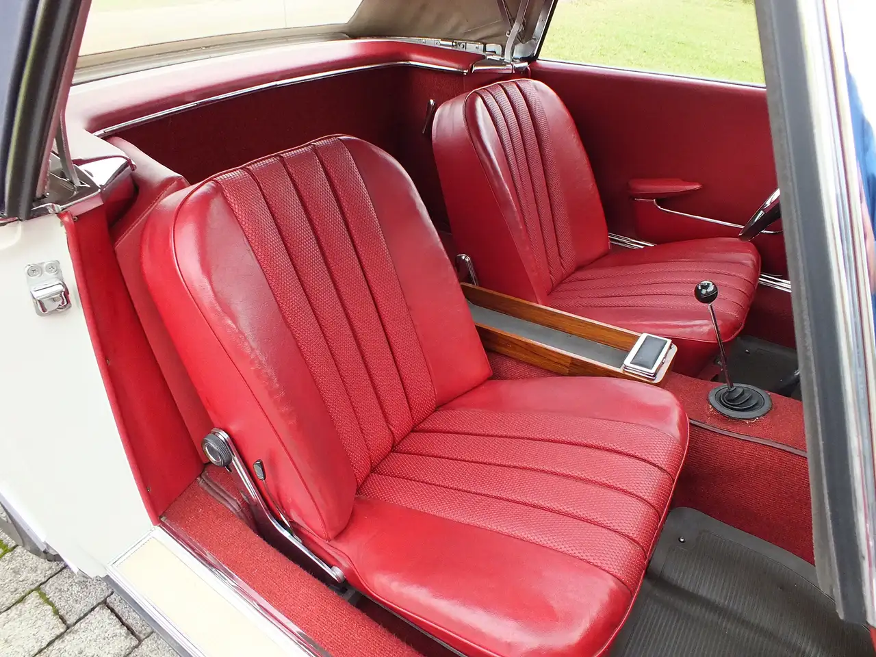 Mercedes-Benz SL 230 einzigartig - nur 35' km in top original Zustand, foto 11