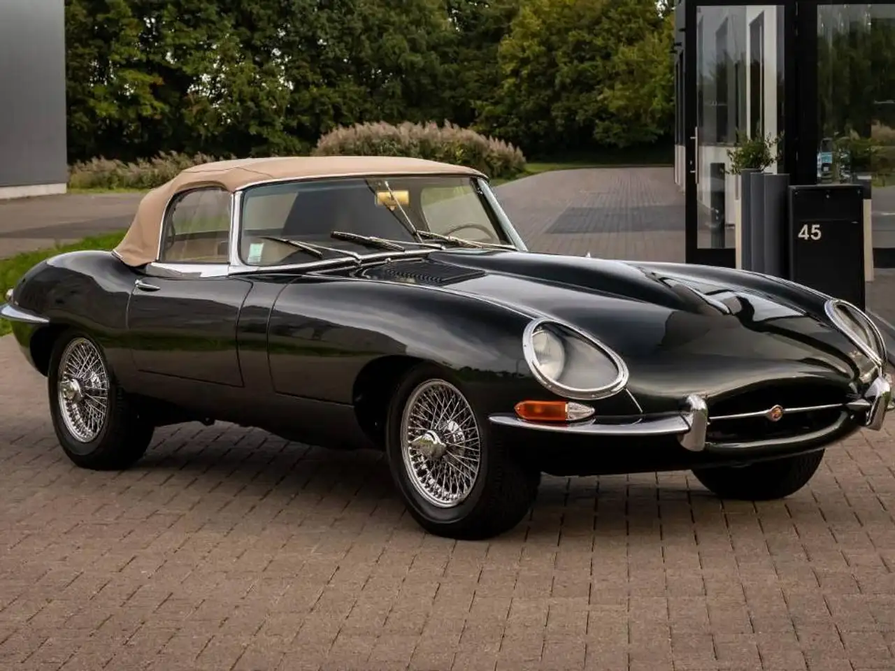 Jaguar E-Type 4.2 Cabrio, foto 2