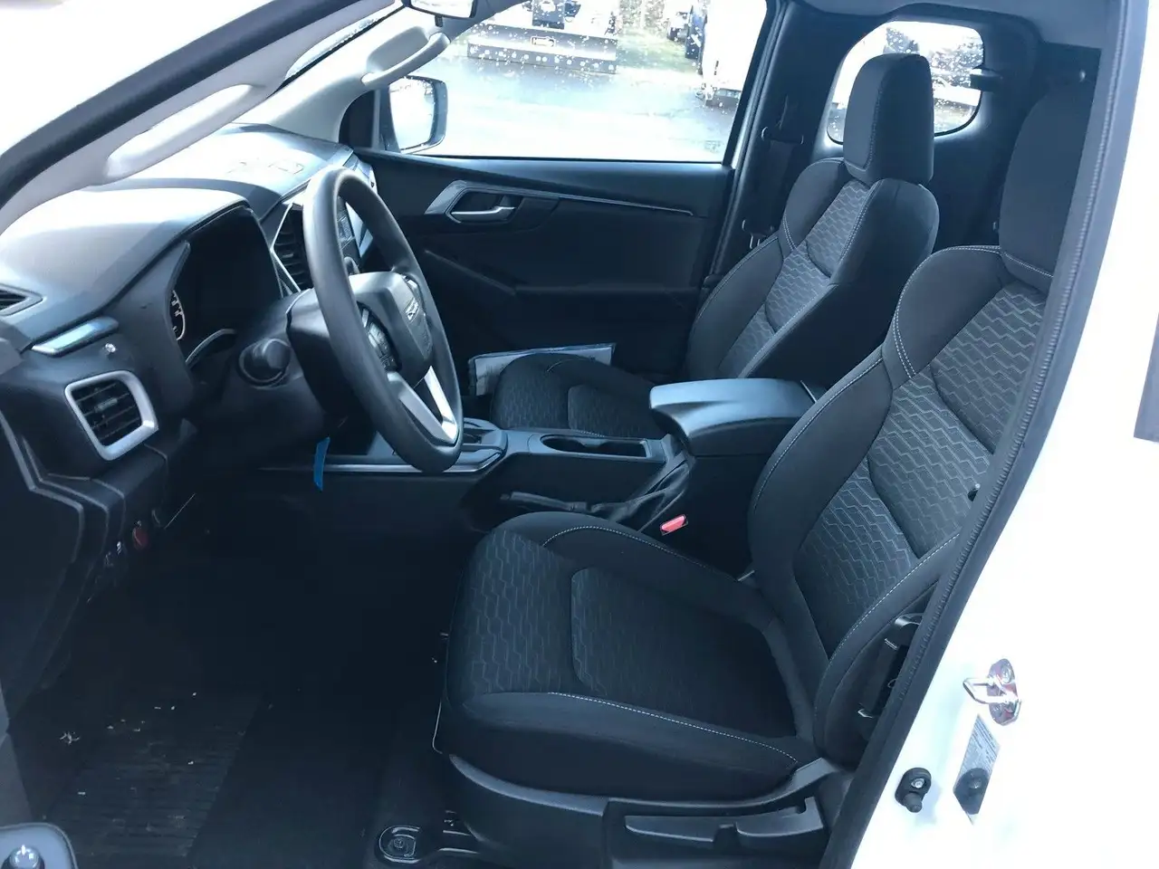 Isuzu D-Max 2024 — фото 17