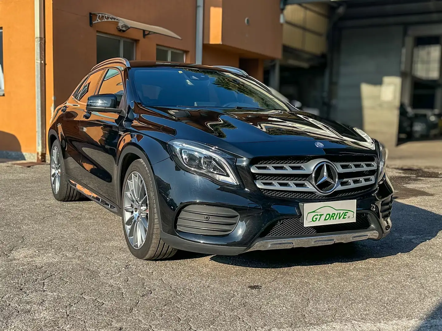 Mercedes-Benz GLA 200 GLA-X156 2014 d (cdi) Premium 4matic auto AMG Nero - 2