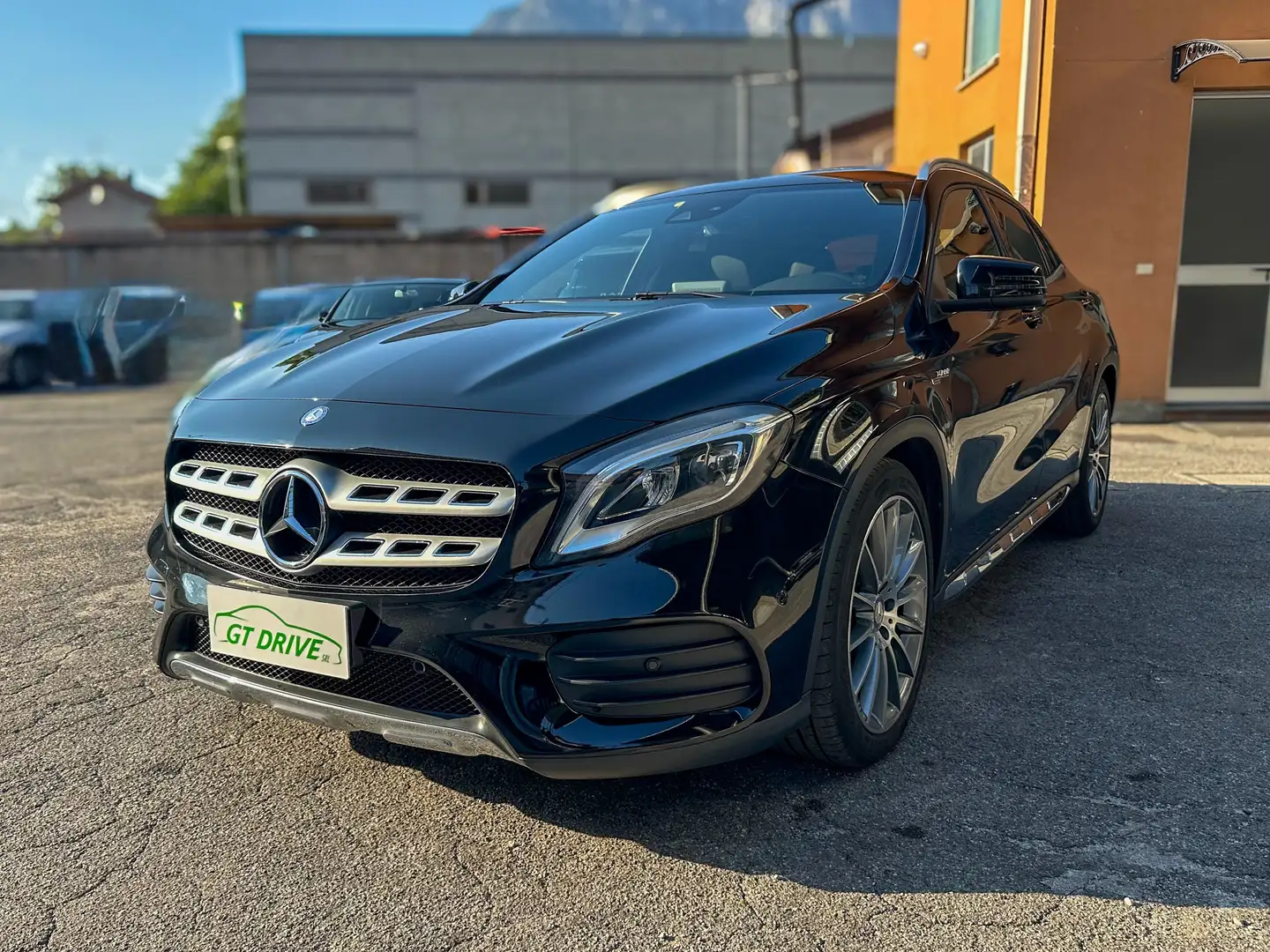 Mercedes-Benz GLA 200 GLA-X156 2014 d (cdi) Premium 4matic auto AMG Nero - 1
