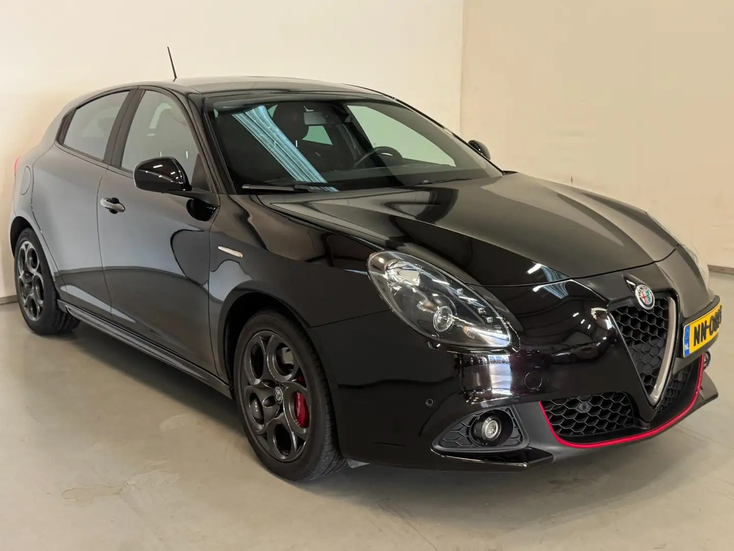 Alfa Romeo Giulietta 1.4 Turbo Super Sport / Veloce / Stoelverwarming / Schwarz - 2