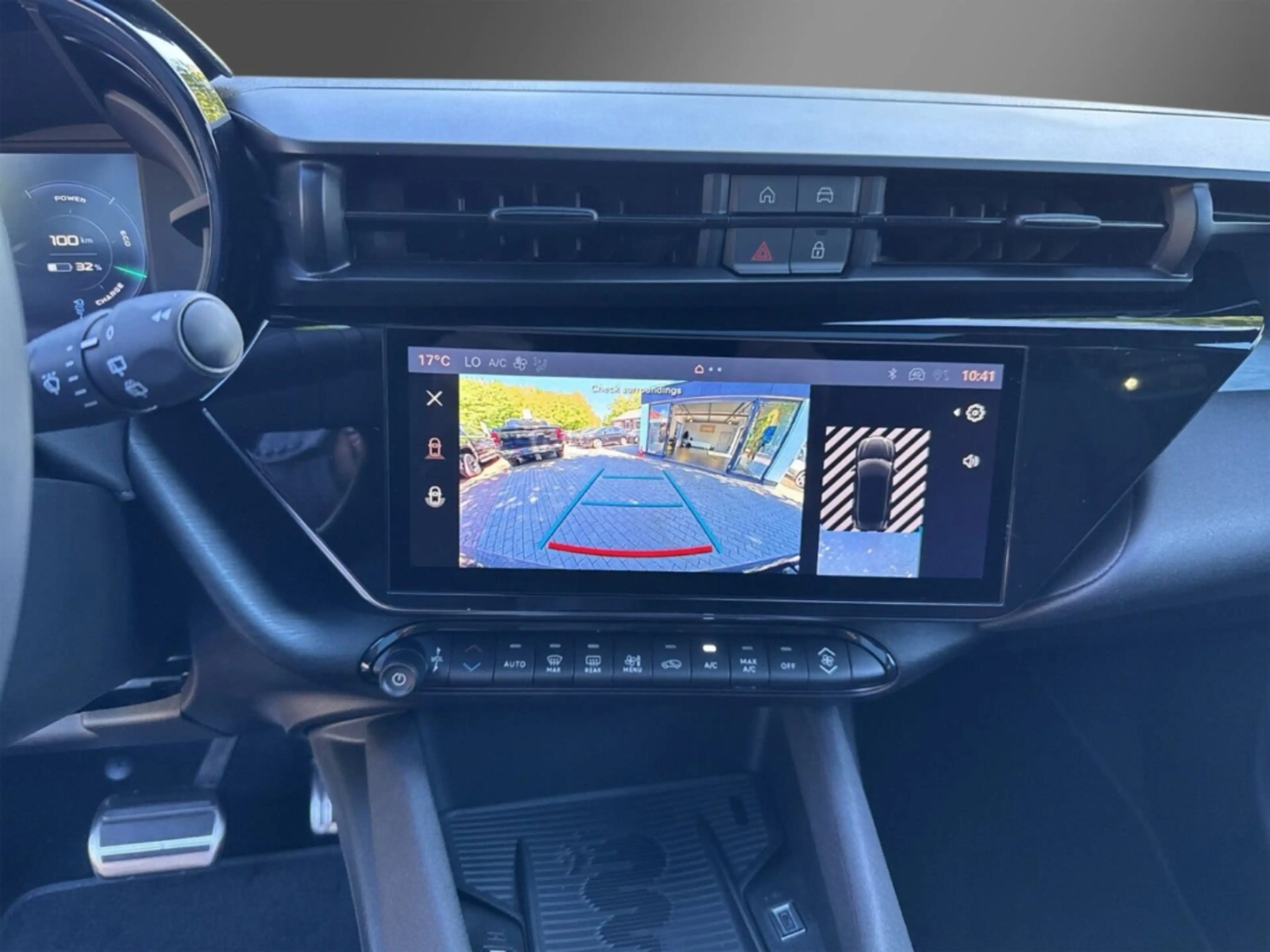 Alfa Romeo Junior Ibrida TI 1,2 VGT 107kW MY26-Panoramadach — photo 12
