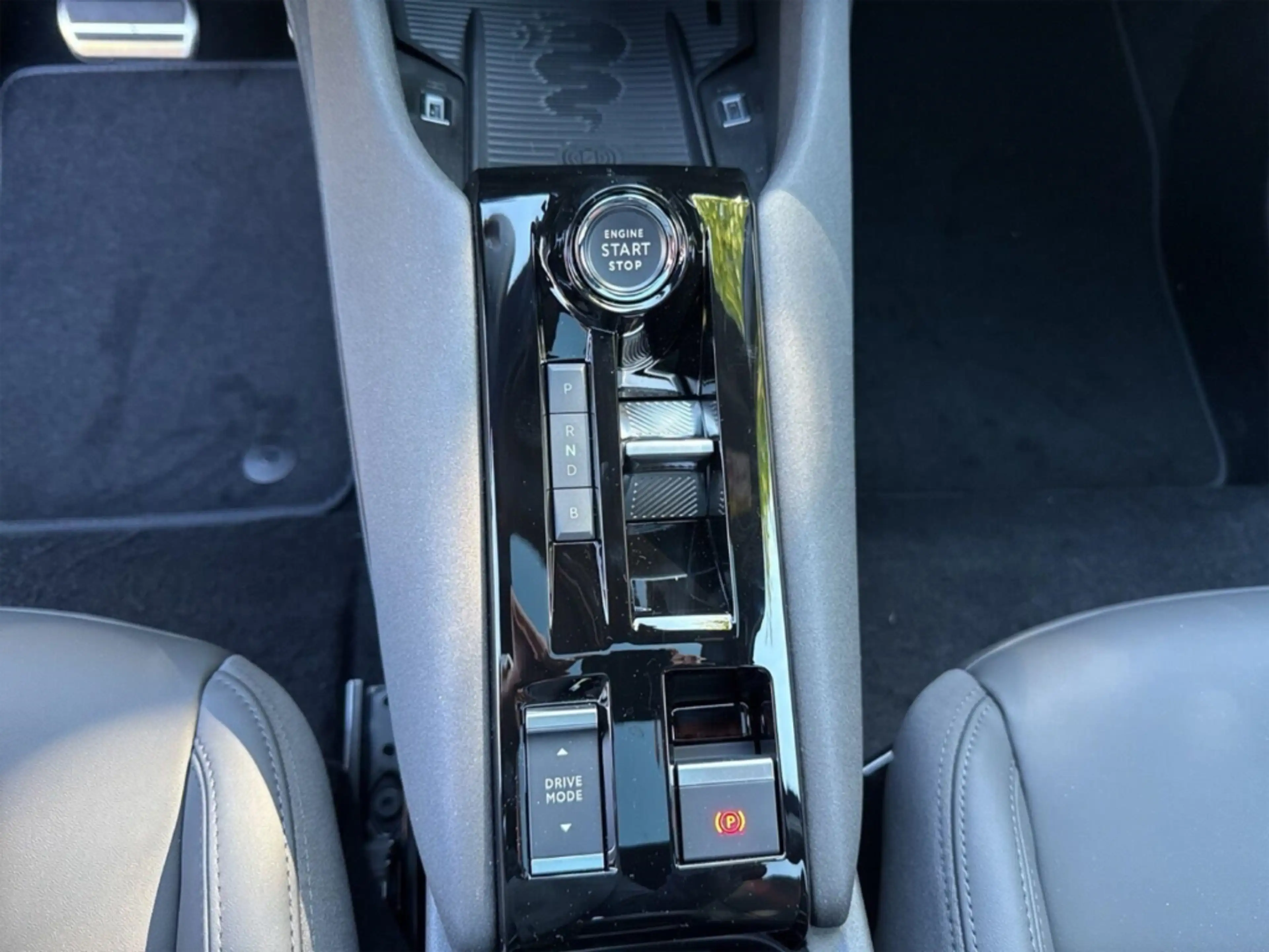 Alfa Romeo Junior Ibrida TI 1,2 VGT 107kW MY26-Panoramadach — photo 13