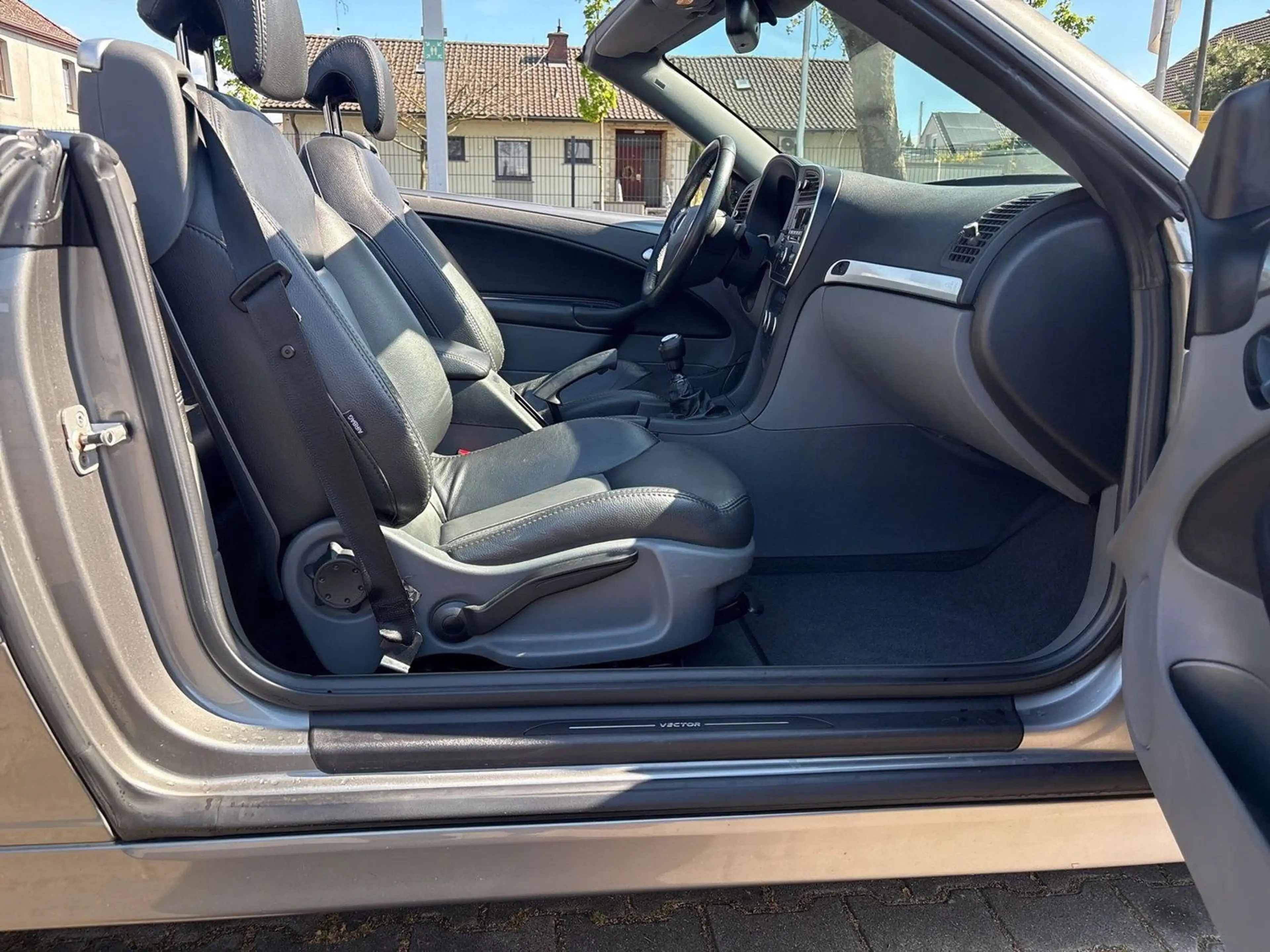 Saab 9-3 1.9 TiD Vector — photo 14