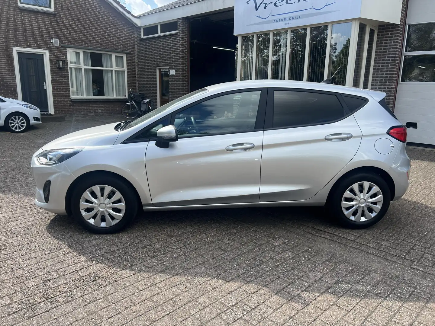 Ford Fiesta 1.0 EcoBoost Connected Grijs - 2