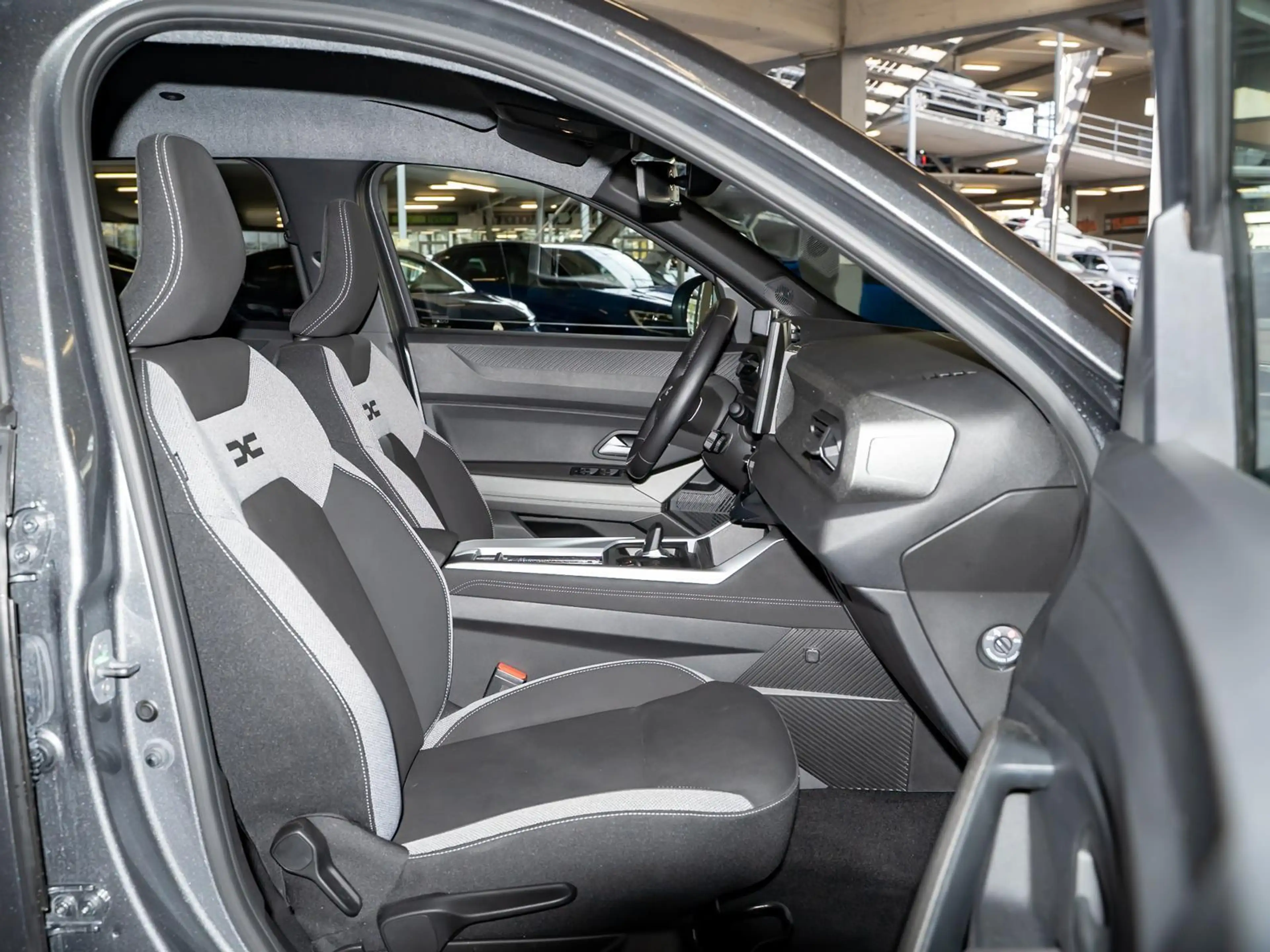 Dacia Bigster Journey HYBRID 155 NAVI PDC KLIMA BT ZV — photo 8