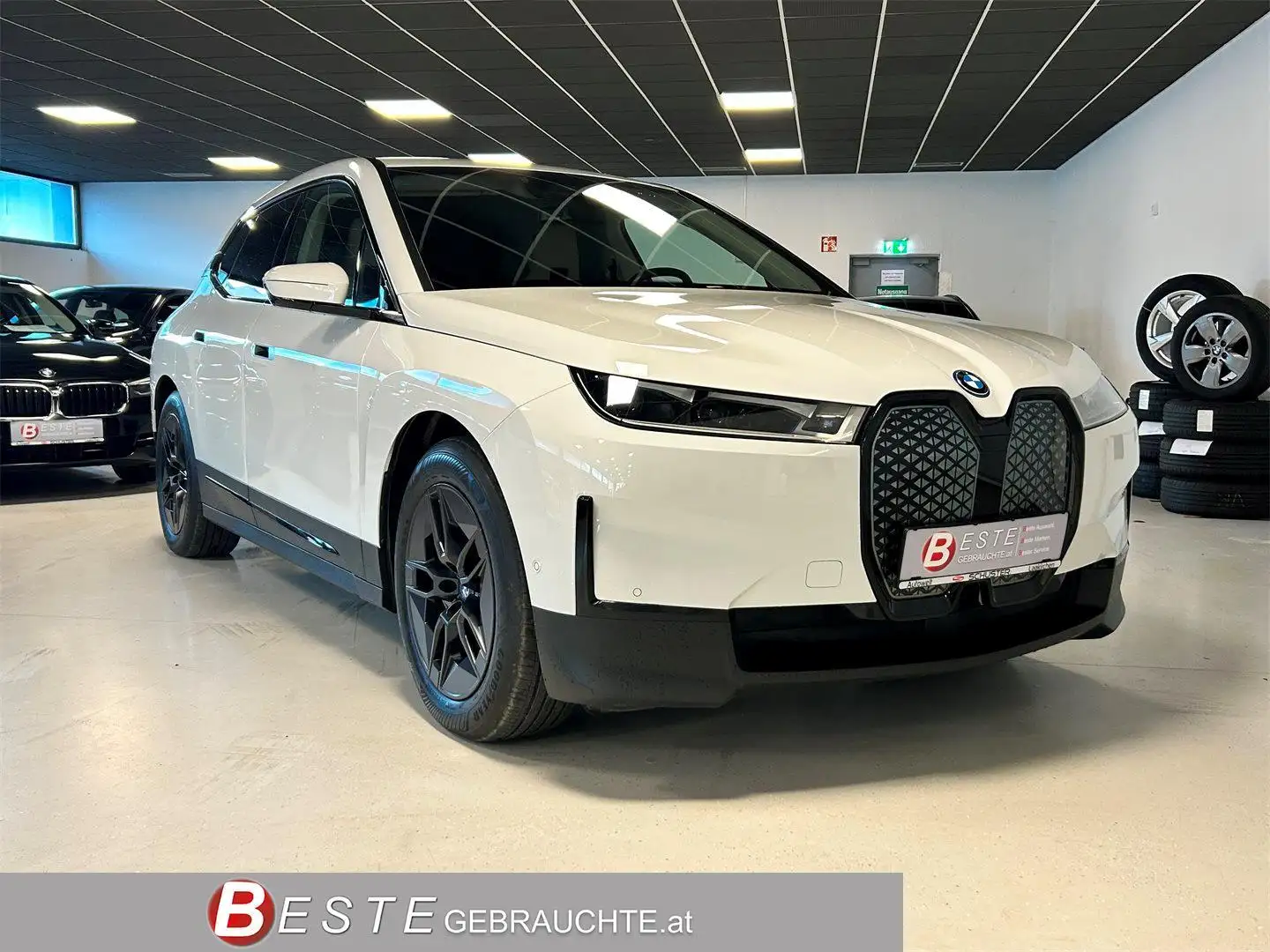 BMW iX xDrive50 105kWh *Laserlicht* Blanc - 1