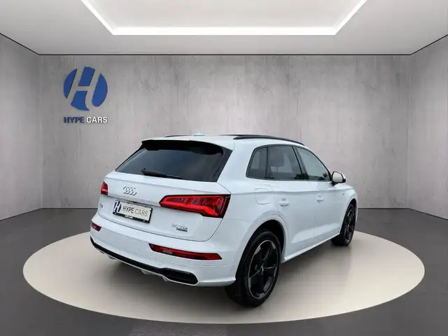 Audi Q5 view 4