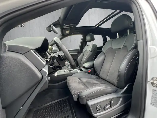 Audi Q5 view 12