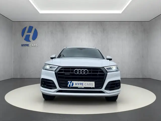 Audi Q5 view 2