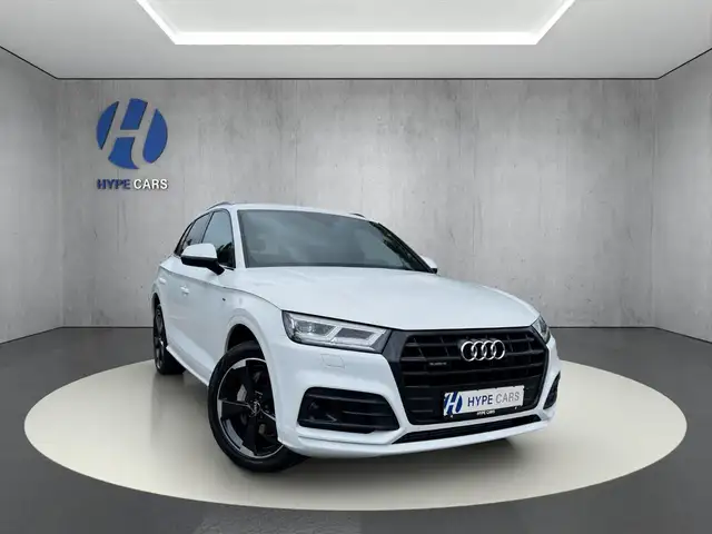 Audi Q5 view 3