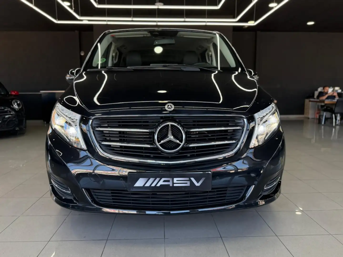Mercedes-Benz V 250 250d Largo Avantgarde Negro - 2