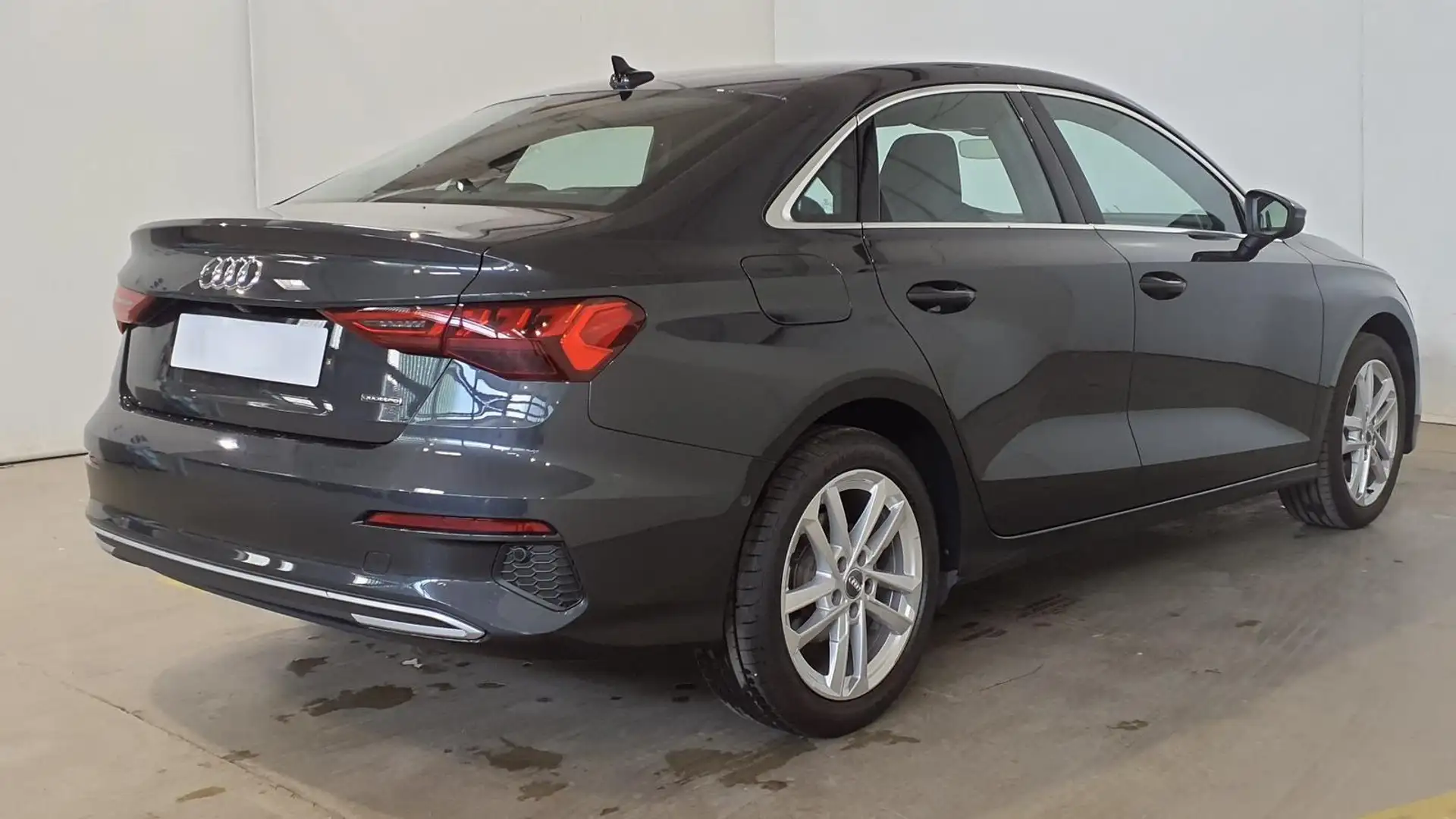 Audi A3 Lim. 40 TDI Q. S LINE MATRIX LEDER B&O ACC Grau - 2
