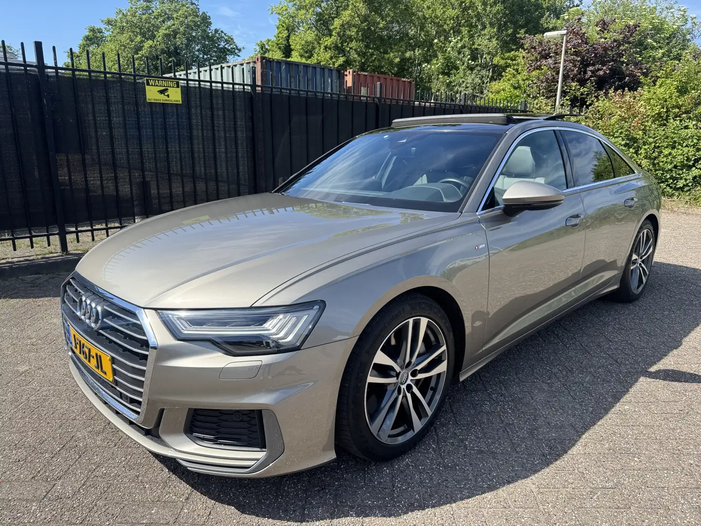 Audi A6 Limousine 50 TFSI e quattro S edition Pano/Carplay Or - 1