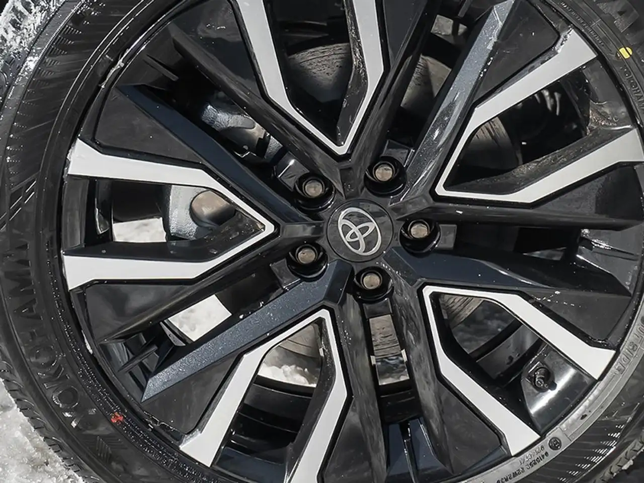 Toyota bZ снимка Toyota bZ