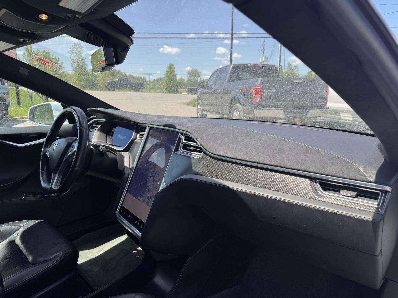 2015 Tesla Model S 85D thumb 6