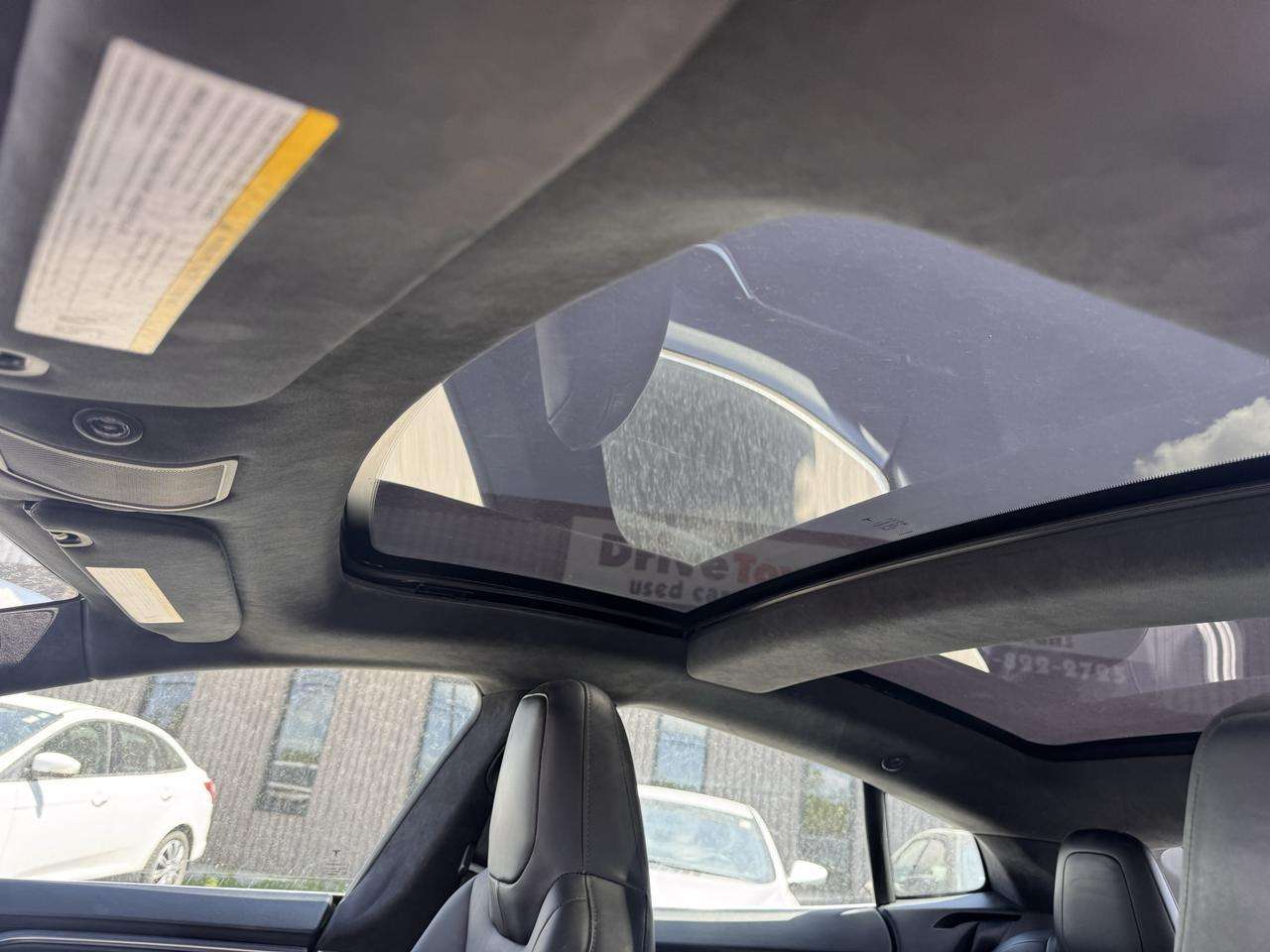 2015 Tesla Model S 85D thumb 11