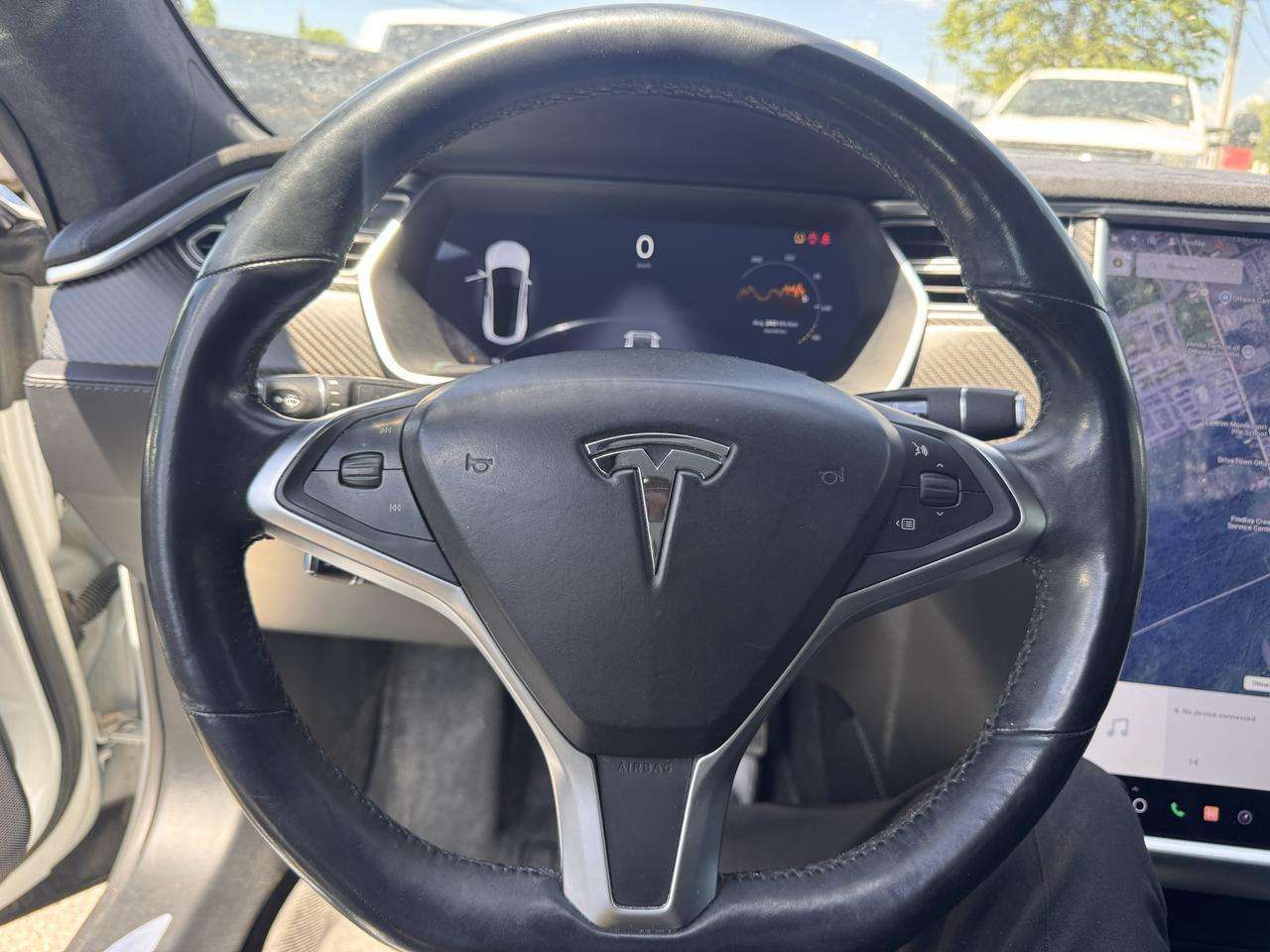 2015 Tesla Model S 85D thumb 9