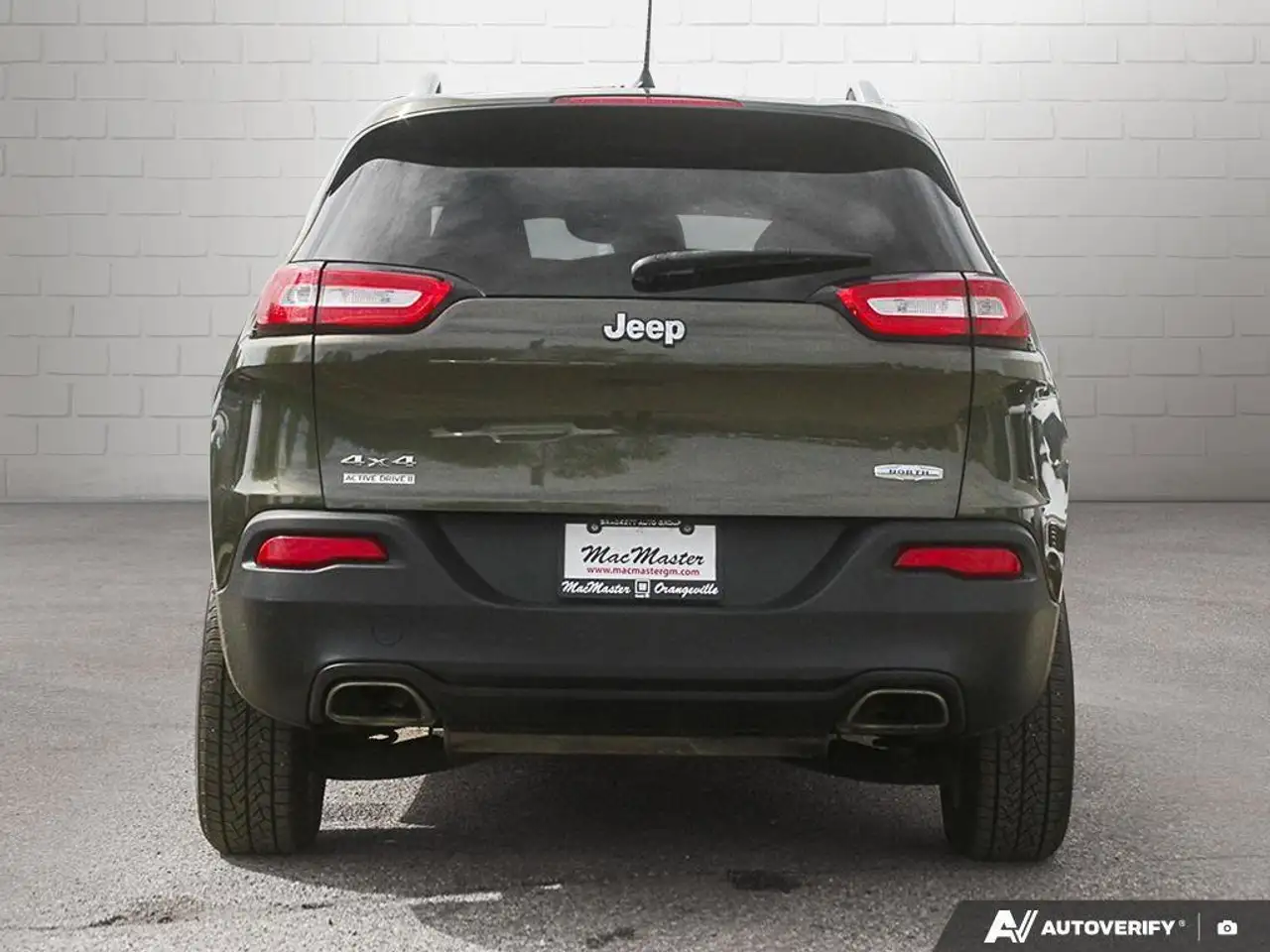 Jeep Cherokee снимка Jeep Cherokee