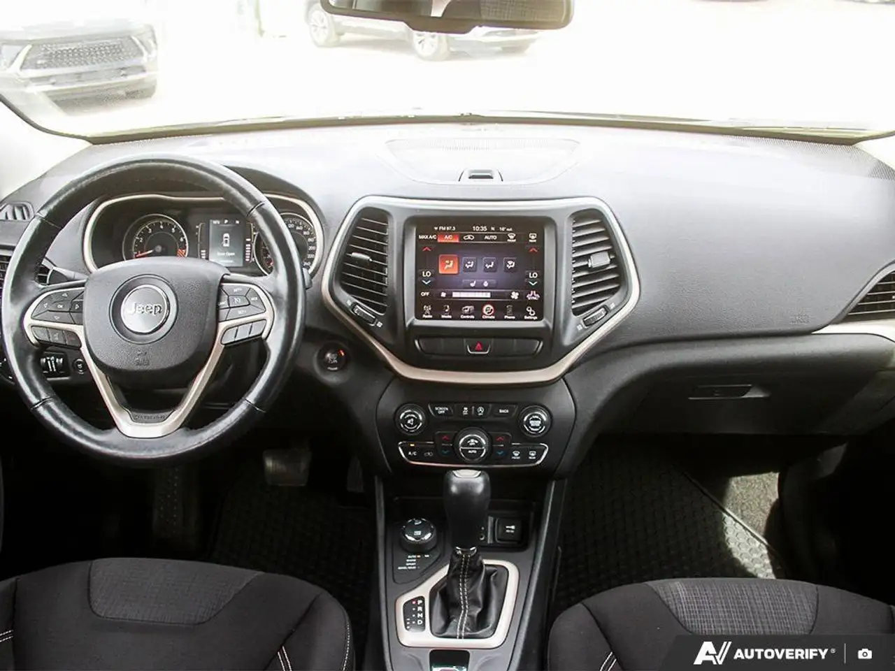 Jeep Cherokee снимка Jeep Cherokee