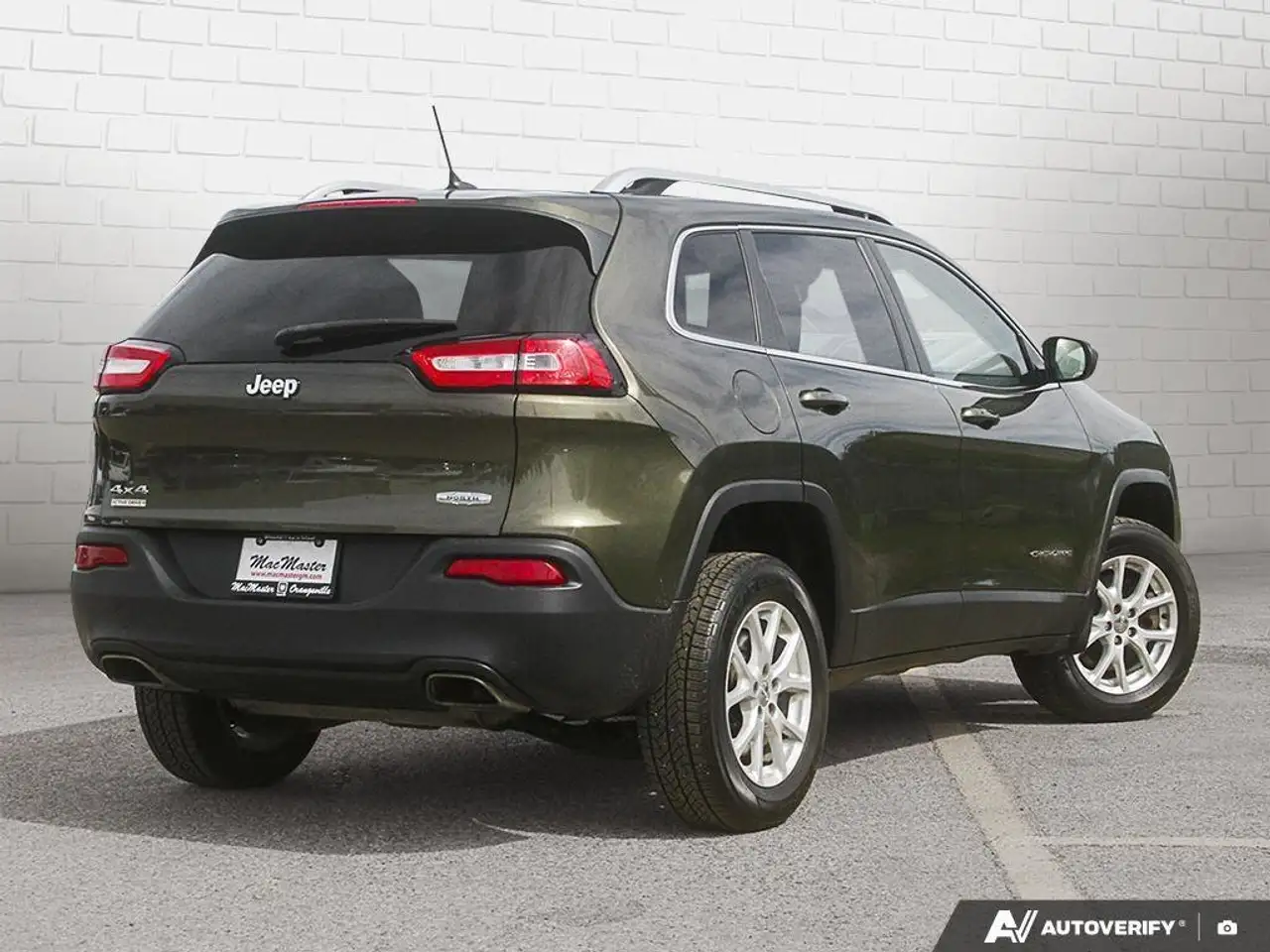 Jeep Cherokee снимка Jeep Cherokee