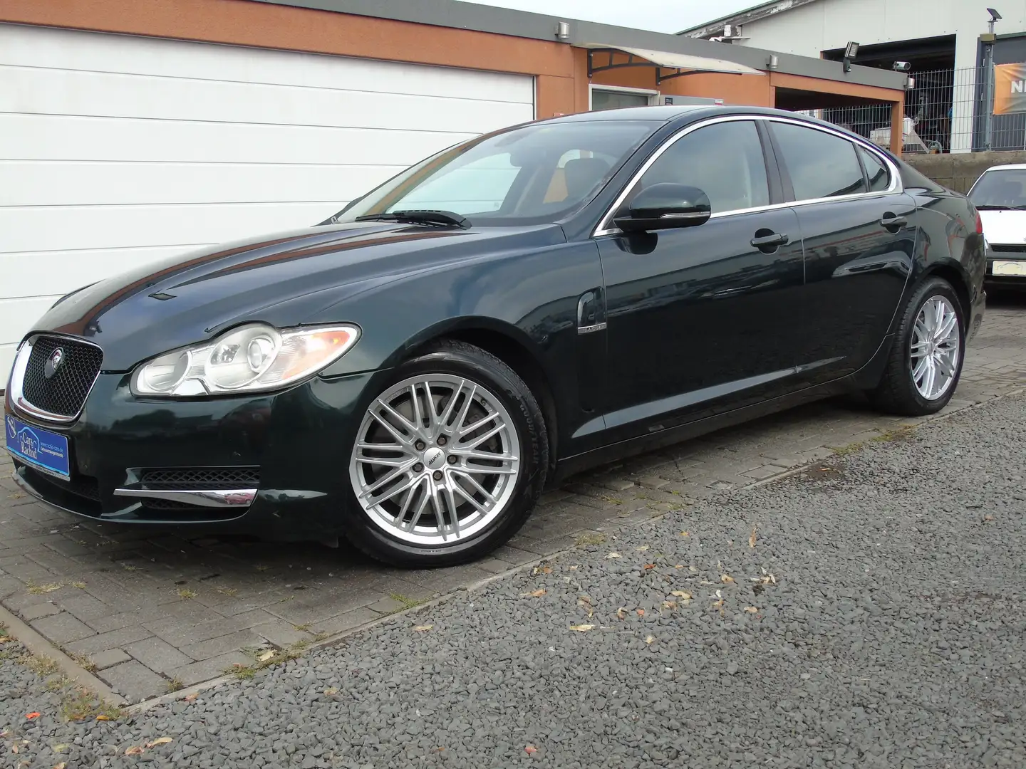 Jaguar XF 3.0 V6 Diesel Luxury*VOLLLEDER*EINPARKHILFE*ALU .. Vert - 1