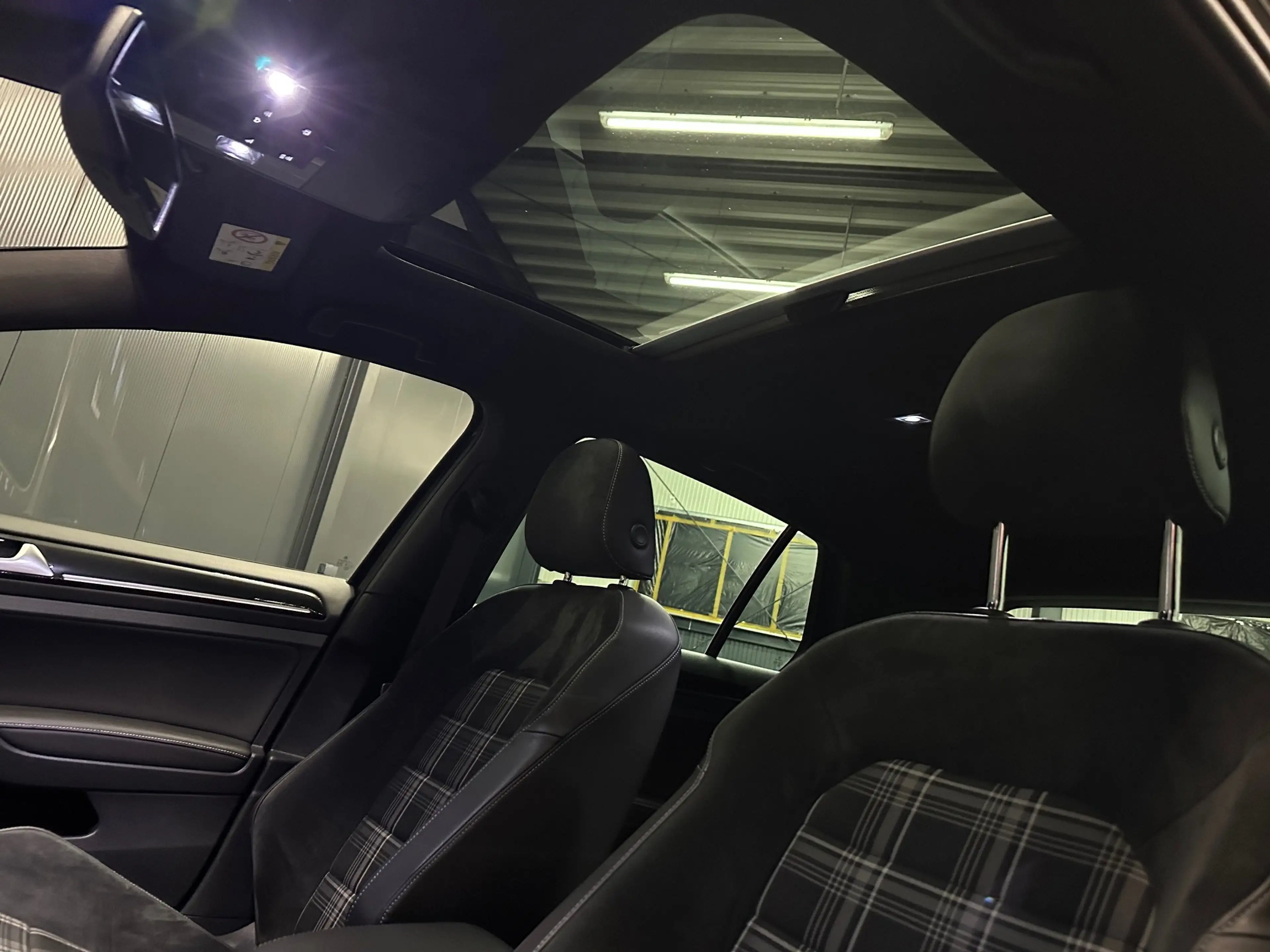 Volkswagen Golf GTD *19Zoll*PANORAMA*Sport&Sound*DCC*KAMERA*KEYLESS* — photo 10