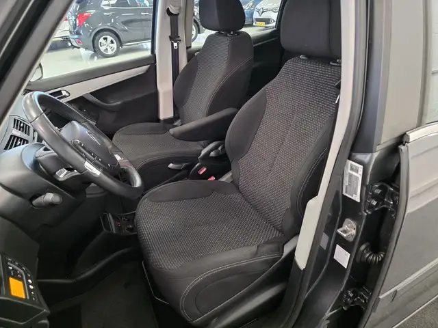 Citroen C4 Picasso view 11