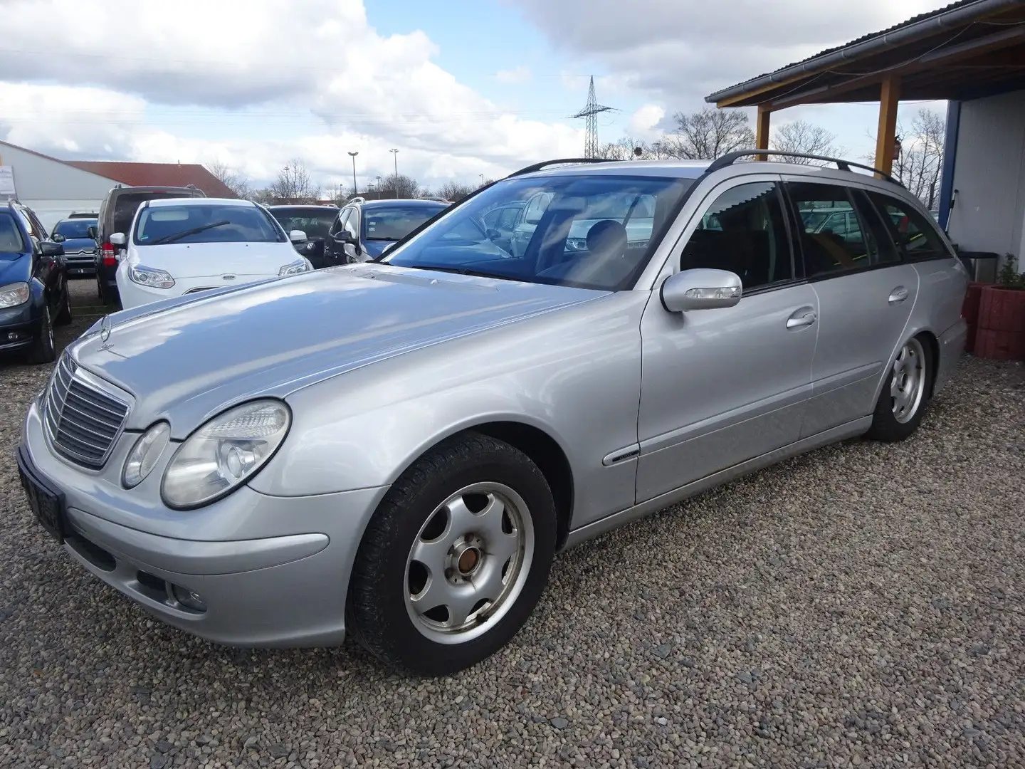 Mercedes-Benz E 220 CDI T CLASSIC AUTOMATIK srebrna - 1