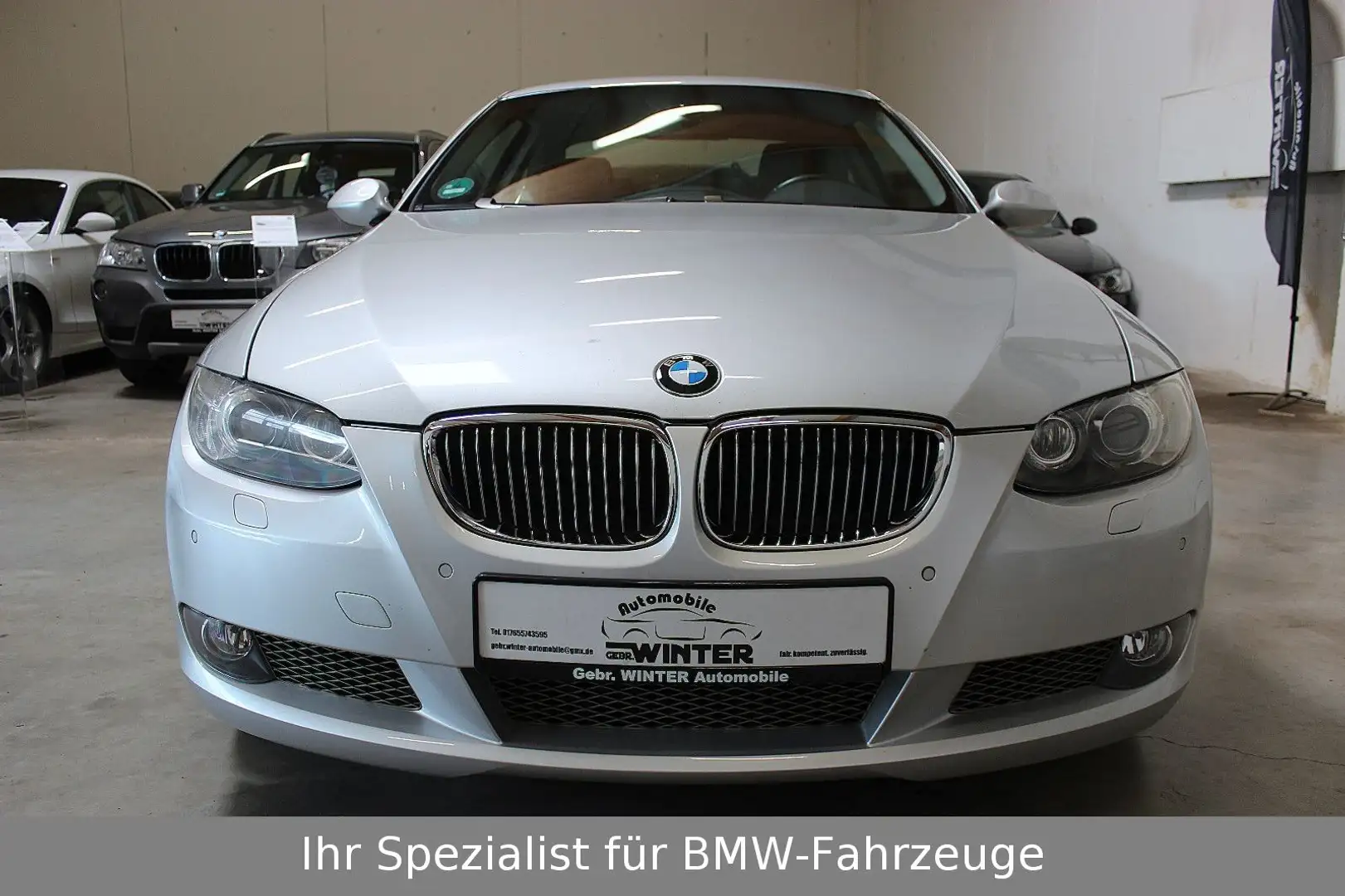 BMW 335 i Coupe xDrive Navi*TÜV Neu*Vollleder Stříbrná - 2