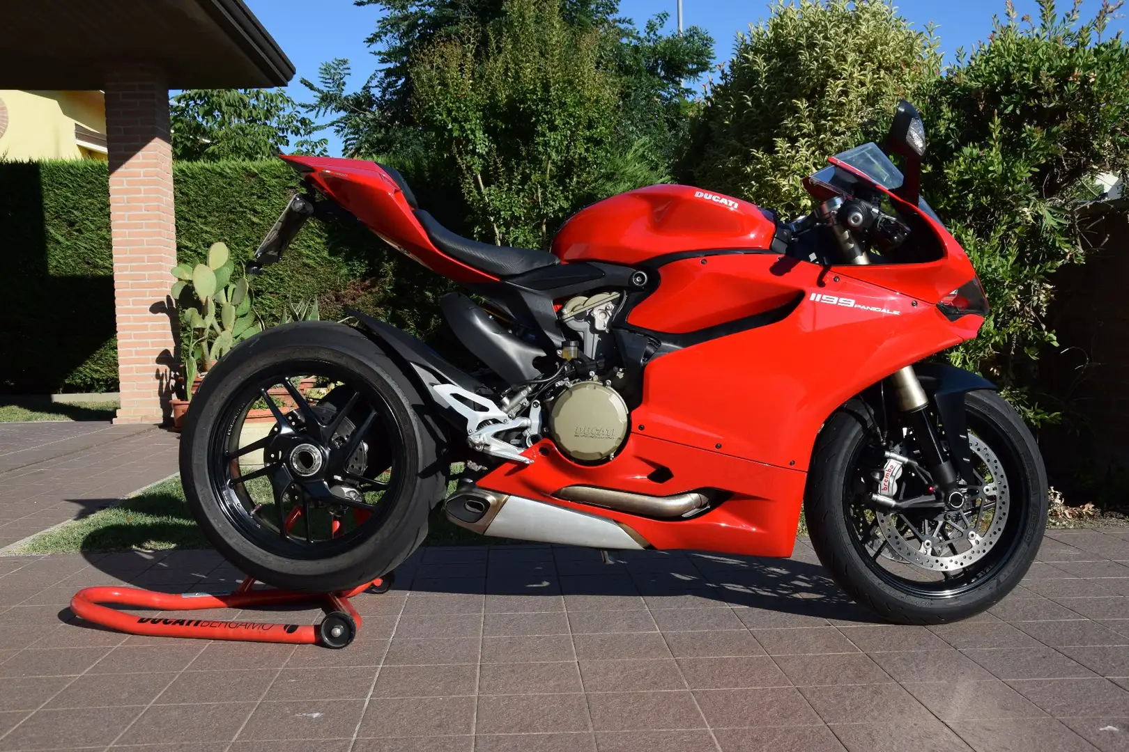 Ducati 1199 Panigale Rojo - 1