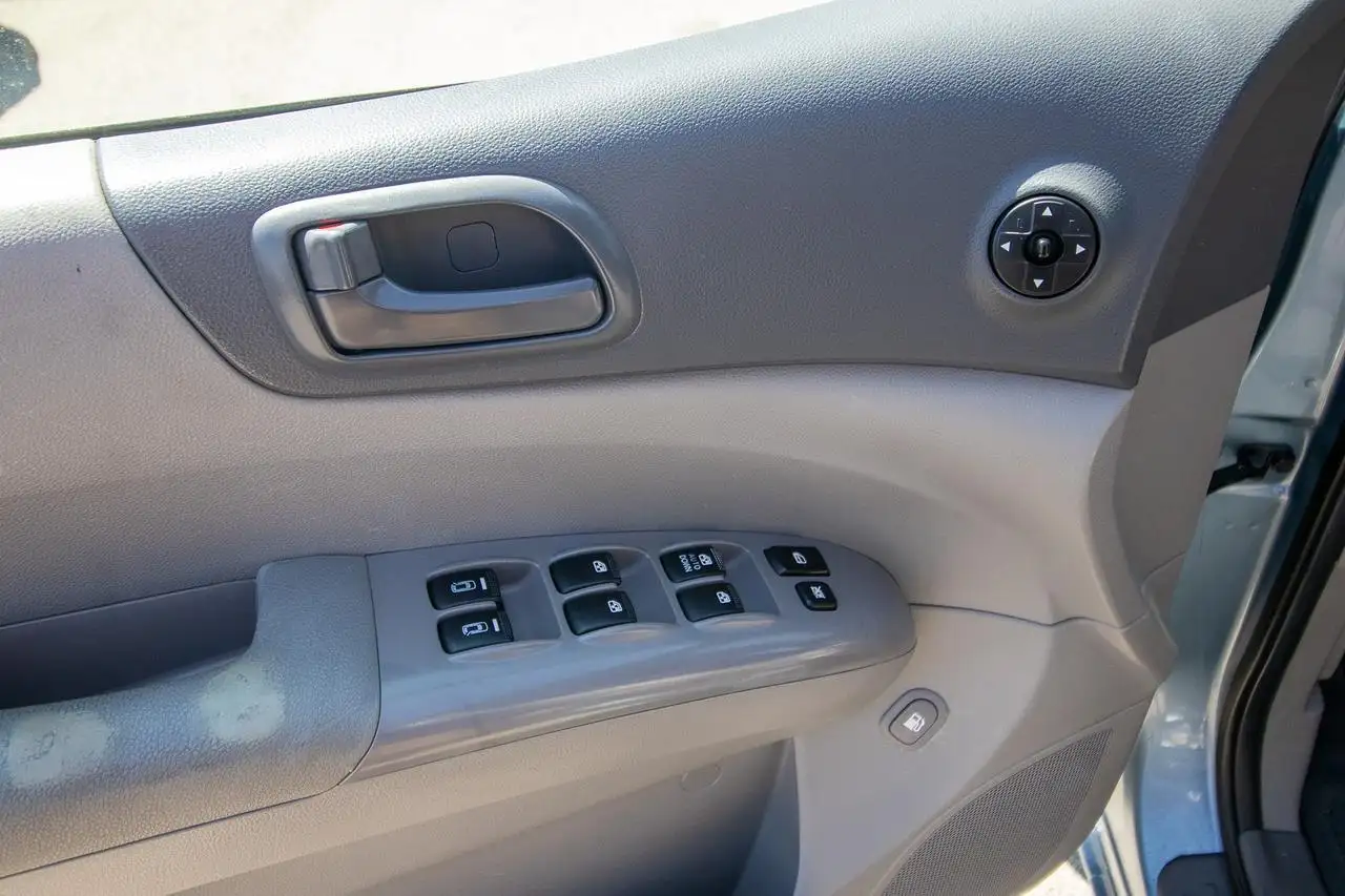 Kia Sedona снимка Kia Sedona