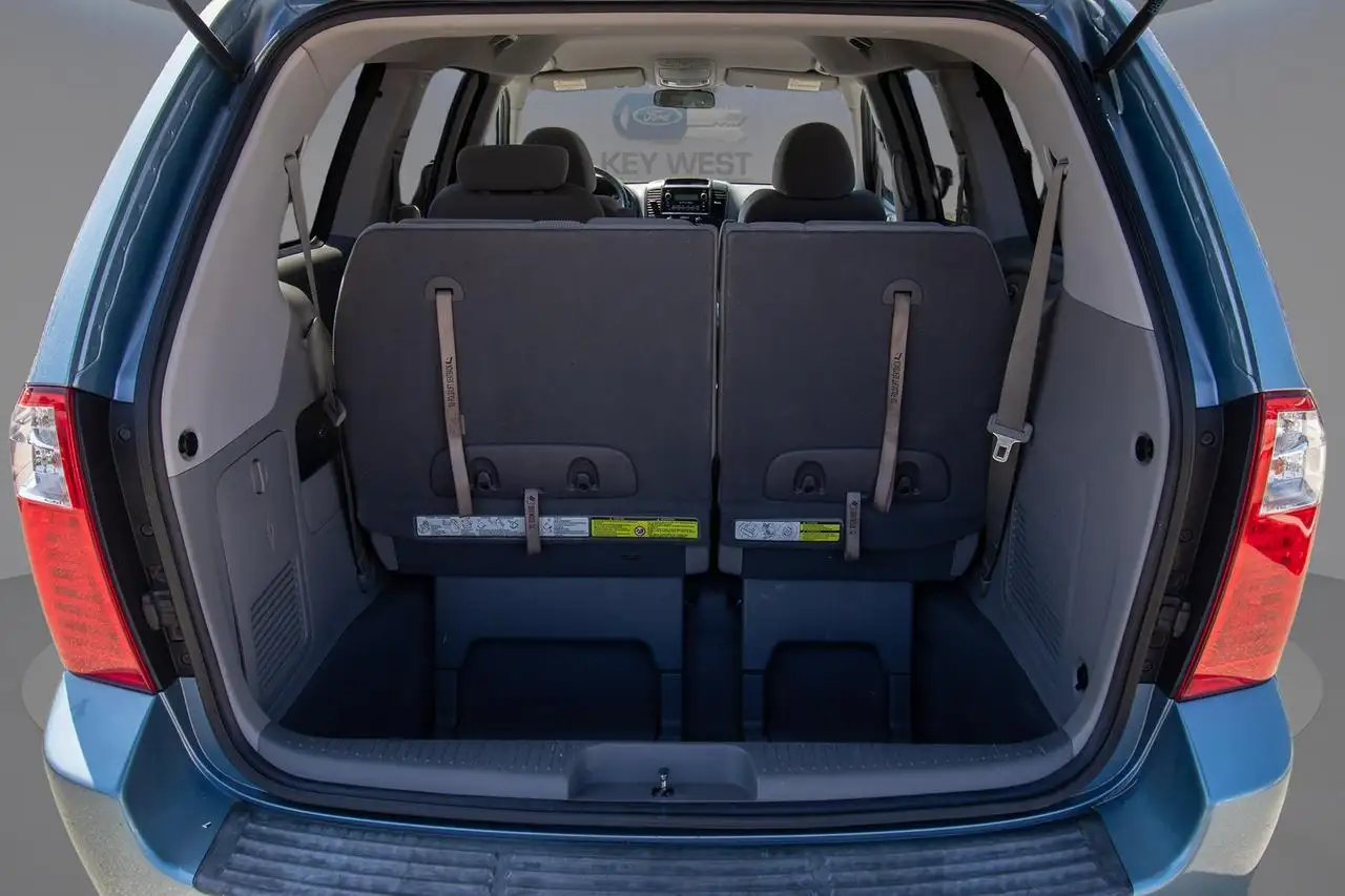 Kia Sedona снимка Kia Sedona