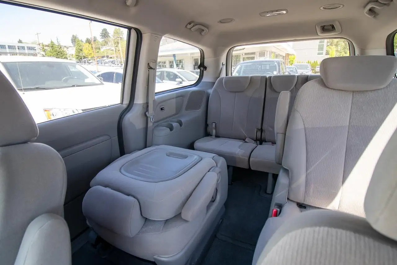 Kia Sedona снимка Kia Sedona