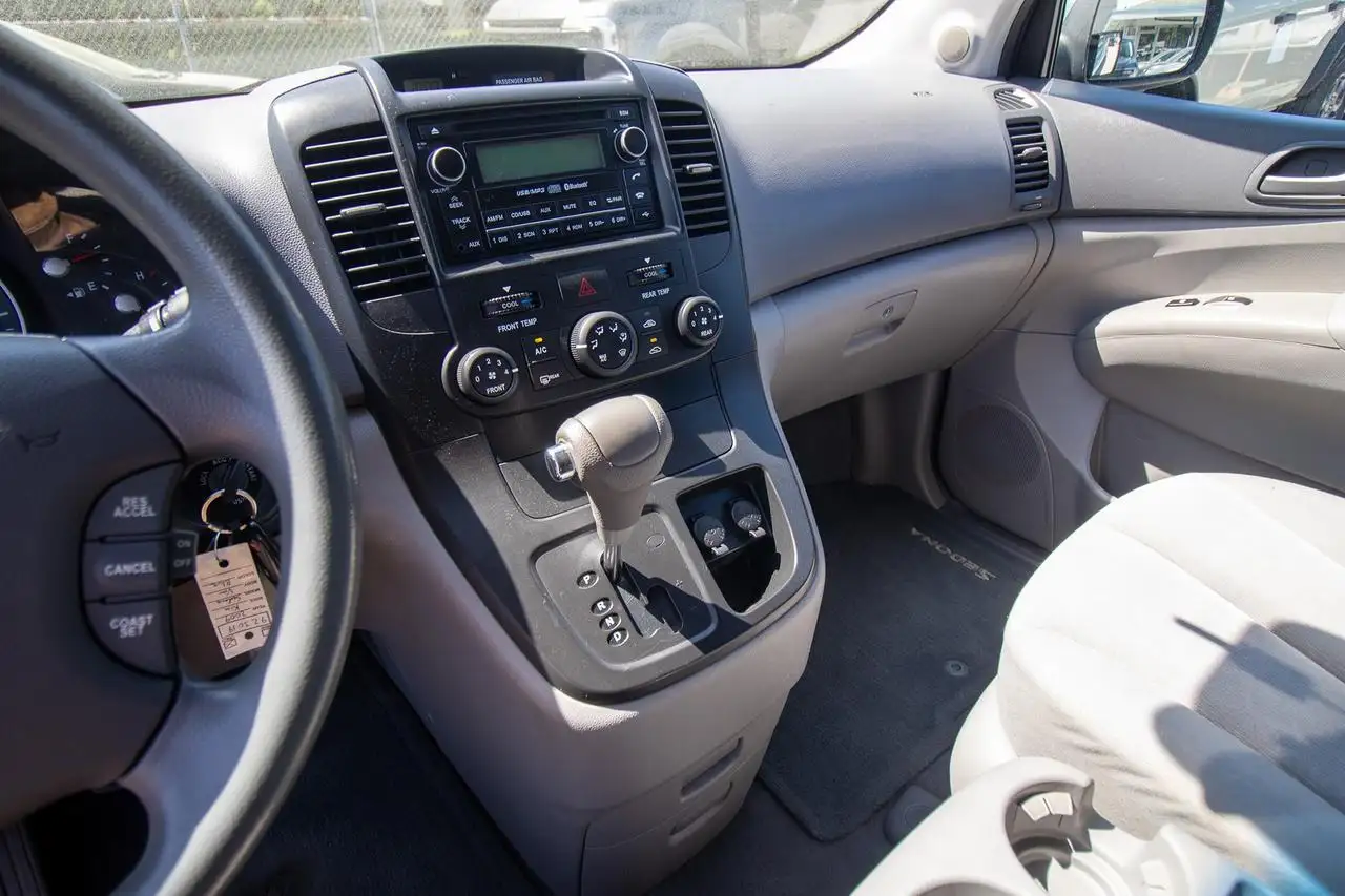 Kia Sedona снимка Kia Sedona