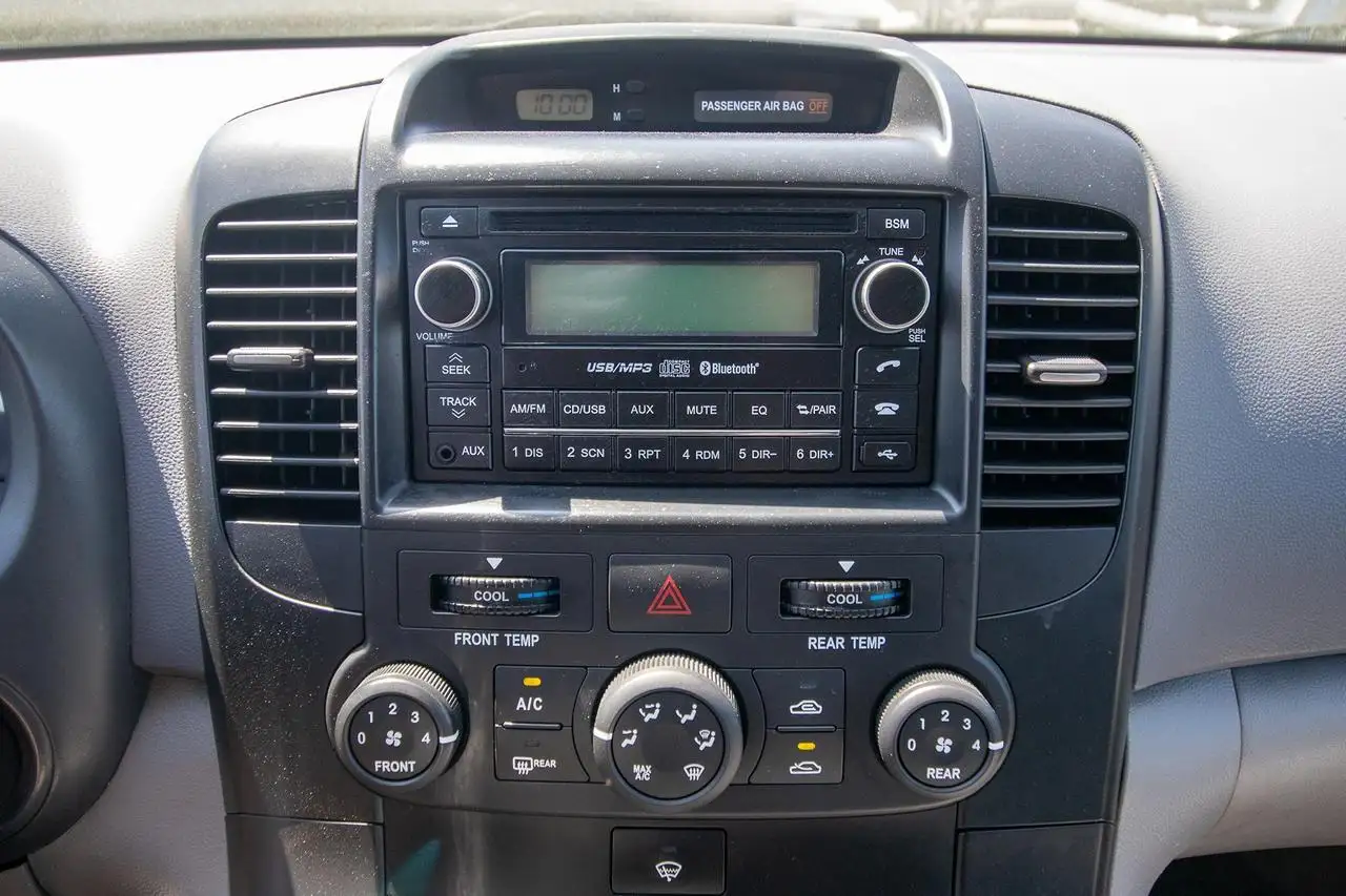 Kia Sedona снимка Kia Sedona