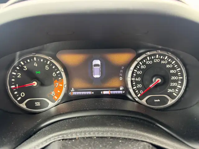 Jeep Renegade view 13