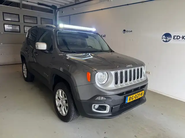 Jeep Renegade view 6