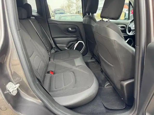 Jeep Renegade view 11