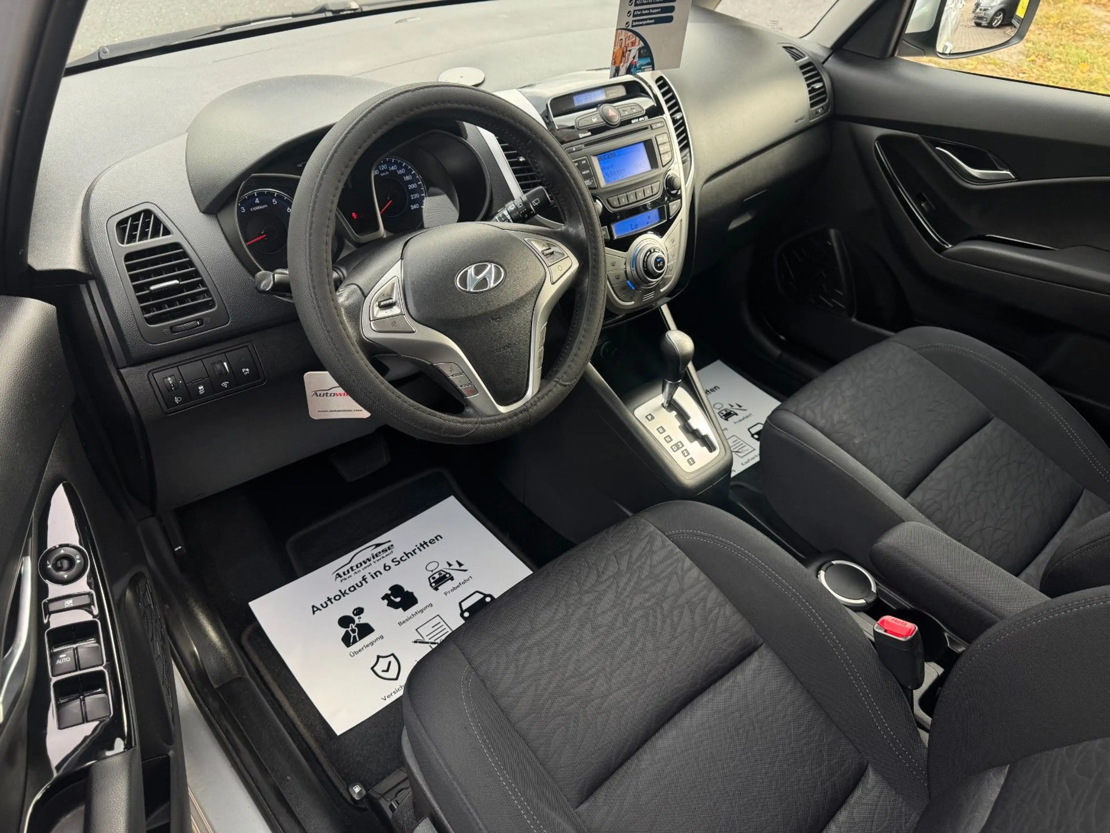 Hyundai iX20 Comfort*Aut*Klima*PDC*Allwetter*TÜV NEU* — photo 12