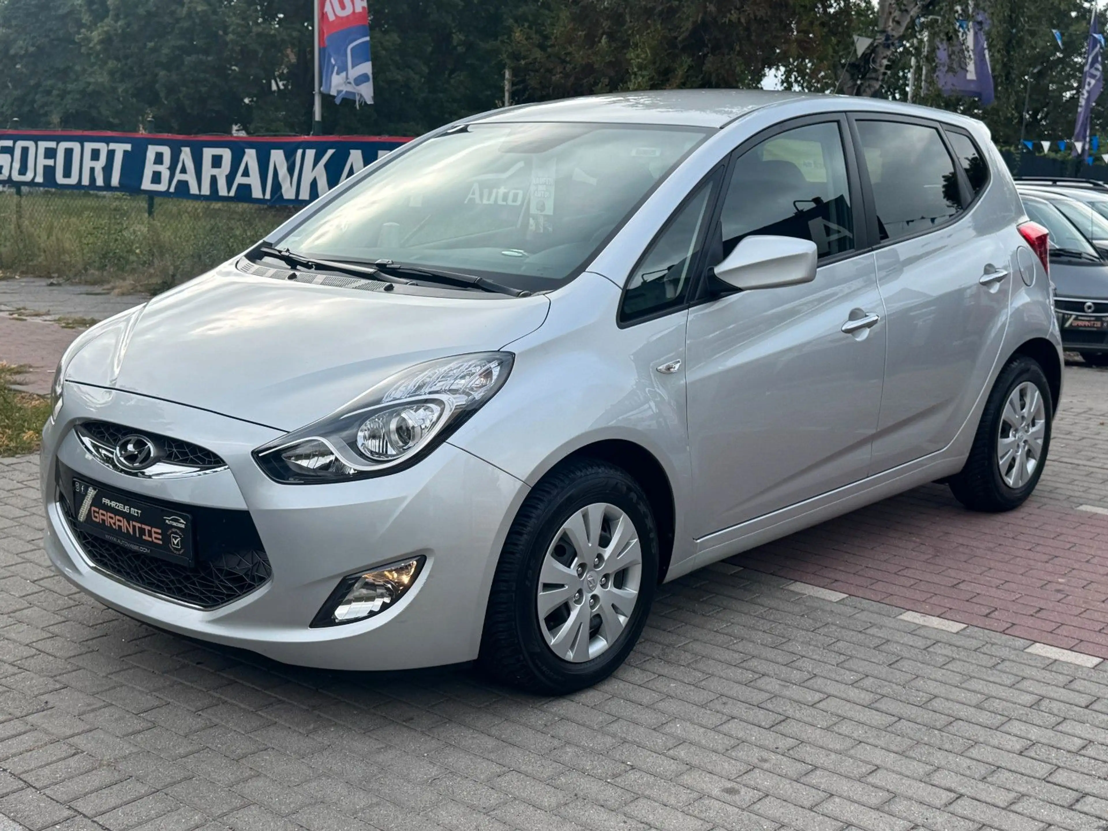 Hyundai iX20 Comfort*Aut*Klima*PDC*Allwetter*TÜV NEU* — photo 9