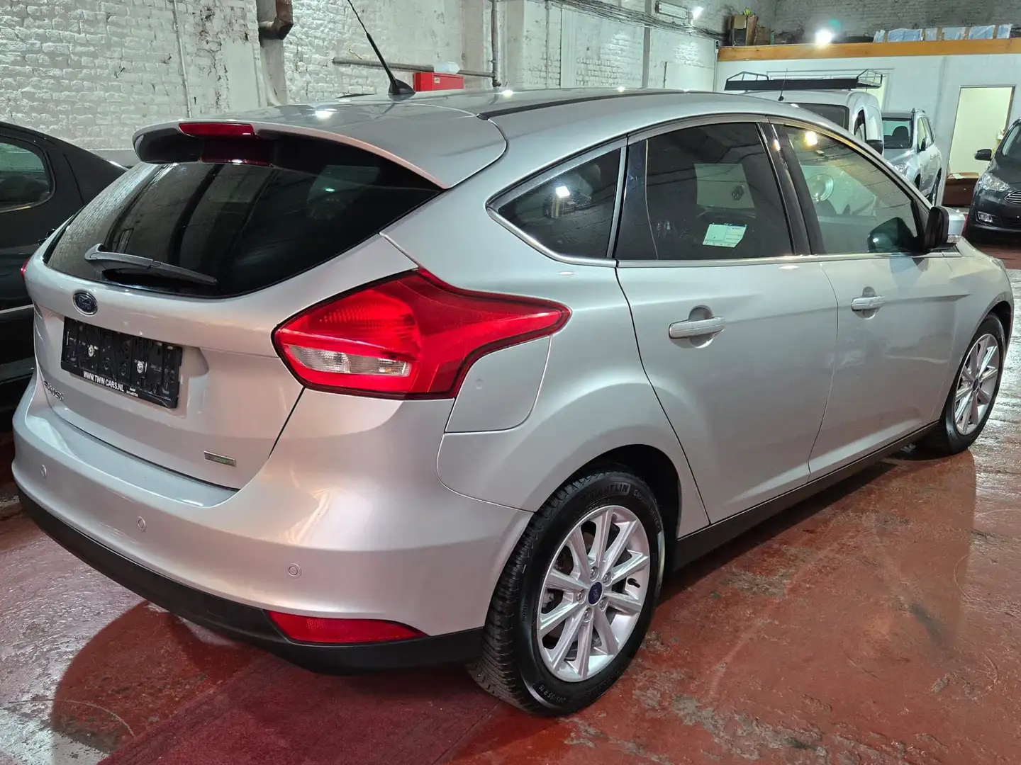Ford Focus 1.0 EcoBoost Business Class Argento - 1